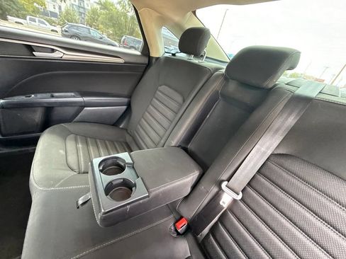 Used 2018 Ford Fusion SE w/ Fusion SE Technology Package FWD image 30