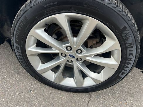 Used 2023 Ford Explorer Platinum AWD/4WD image 11