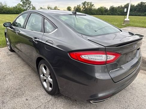 Used 2015 Ford Fusion SE w/ Equipment Group 201A FWD image 3