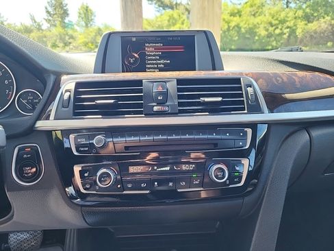 Used 2016 BMW 320i xDrive Sedan AWD/4WD image 20