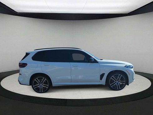 Used 2025 BMW X5 M60i w/ Climate Comfort Package image 9