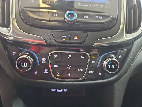 Used 2022 Chevrolet Equinox Premier FWD image 24
