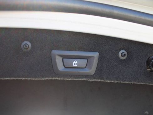 Used 2016 BMW 650i Convertible RWD image 21