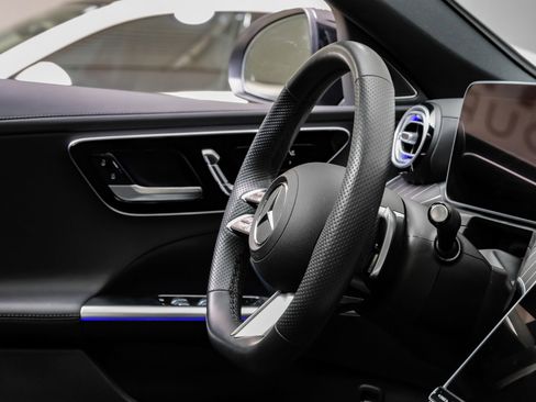 Used 2025 Mercedes-Benz C 300 4MATIC Sedan image 18