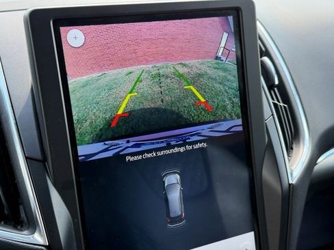 Used 2024 Ford Edge Titanium image 29