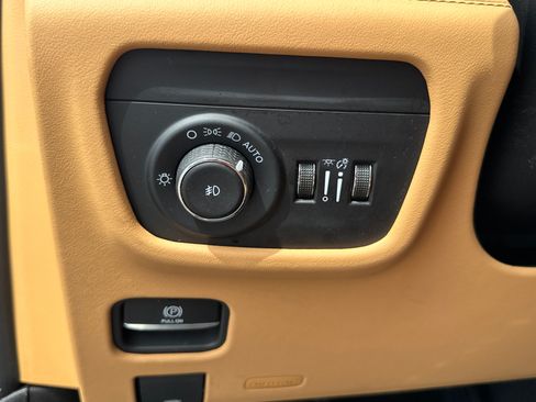 Used 2024 Jeep Grand Cherokee Summit AWD/4WD image 17