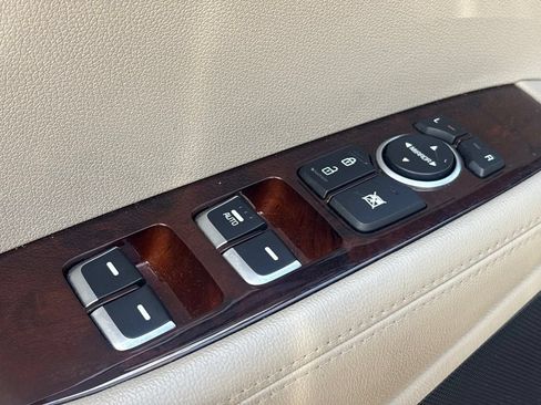 Used 2016 Kia Sorento FWD image 11
