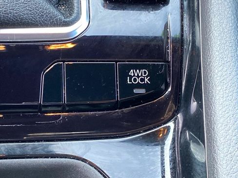 Certified 2025 Jeep Compass Limited AWD/4WD image 13