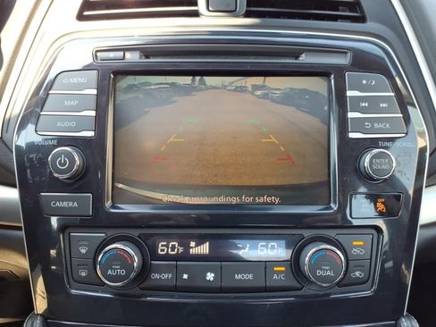 Used 2022 Nissan Maxima SL FWD image 22