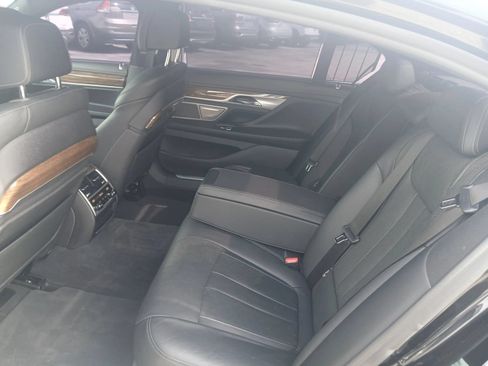 Used 2019 BMW 740i w/ Executive Package RWD image 13