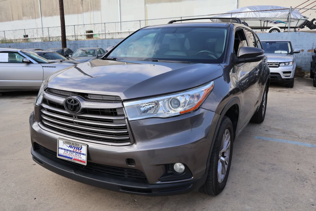 Used 2015 Toyota Highlander Plus FWD image 3