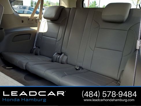 Used 2015 Chevrolet Suburban LT AWD/4WD image 12
