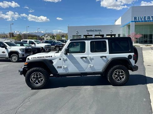 Used 2025 Jeep Wrangler Unlimited Rubicon AWD/4WD image 20
