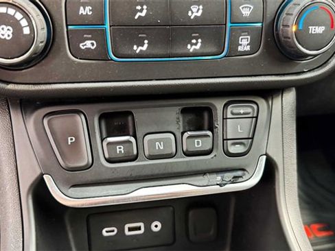 Used 2018 GMC Terrain SLE image 19