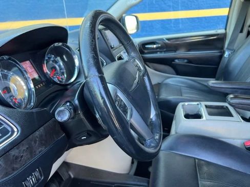 Used 2013 Chrysler Town & Country Touring-L w/ Entertainment Group #2 image 12