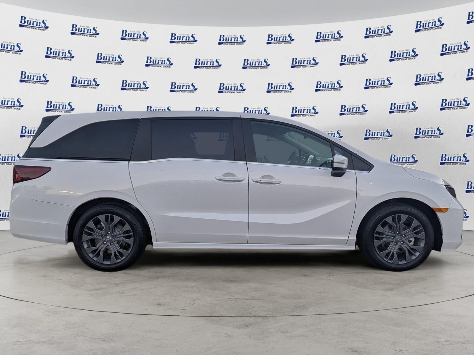 New 2027 Honda Odyssey Touring image 2