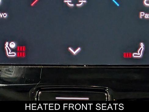 Used 2024 Volvo XC90 B5 Plus w/ Protection Package Premier image 33