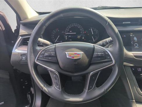 Used 2018 Cadillac XT5 Luxury w/ Driver Awareness Package FWD image 10