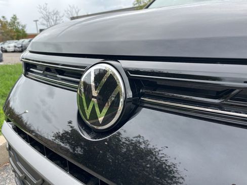 New 2025 Volkswagen Taos S image 10