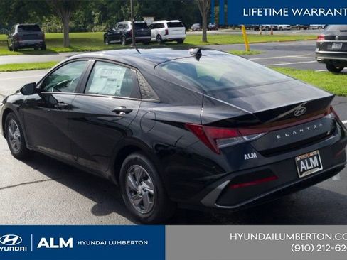New 2026 Hyundai Elantra SE FWD image 9