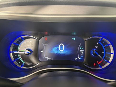 Used 2025 Chrysler Pacifica Select FWD image 18