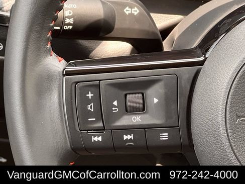 Used 2025 Nissan Kicks SR FWD image 14