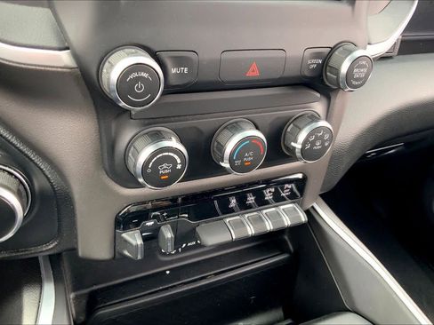 Used 2020 RAM 1500 Lone Star image 32