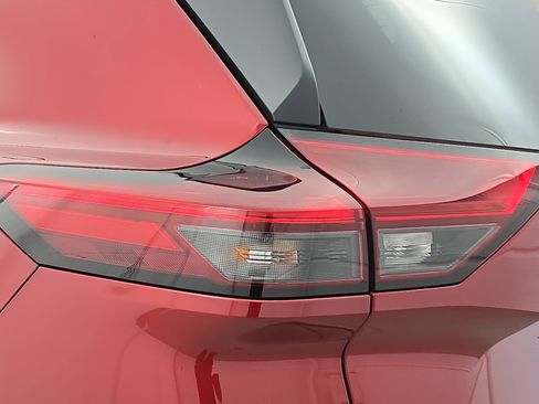 Certified 2023 Nissan Rogue S image 32