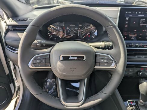 New 2026 Jeep Compass Latitude image 16