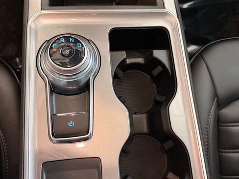 Used 2024 Ford Edge SEL image 16