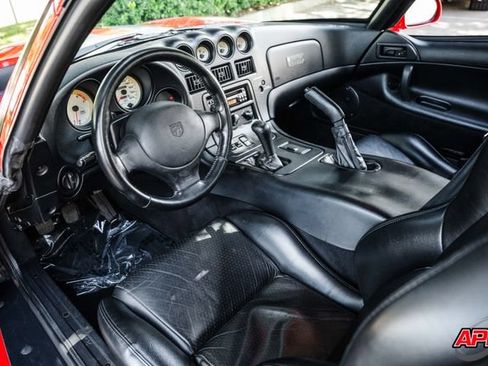 Used 1998 Dodge Viper GTS RWD image 2