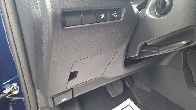 Certified 2025 Nissan Kicks SR FWD image 10