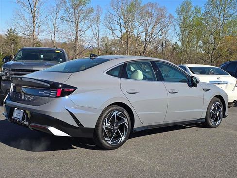 New 2026 Hyundai Sonata SEL FWD image 3