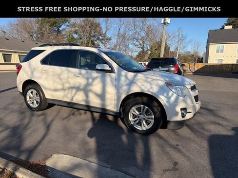 Used 2015 Chevrolet Equinox LT image 2