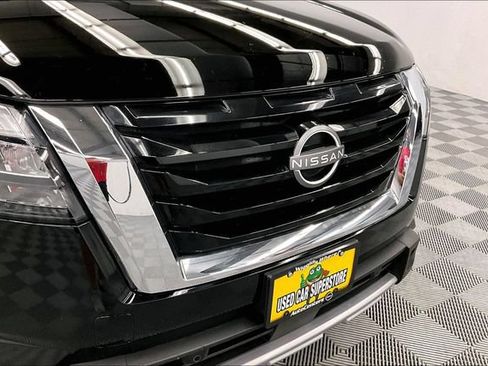 Used 2025 Nissan Pathfinder Platinum AWD/4WD image 35