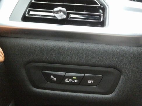 Used 2026 BMW X5 M60i image 16