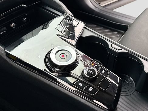 Used 2023 Kia Sportage LX image 12