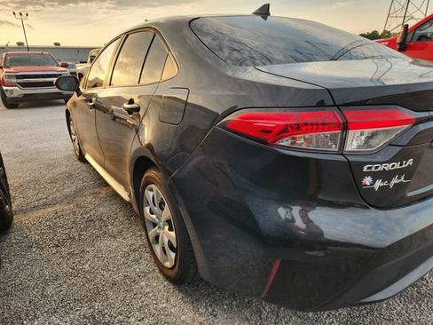 Used 2020 Toyota Corolla LE FWD image 4