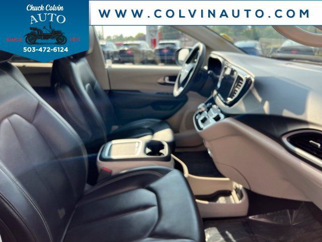 Used 2023 Chrysler Pacifica Touring-L FWD image 22