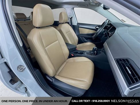 Used 2020 Volkswagen Jetta SE w/ SE Cold Weather Package image 28