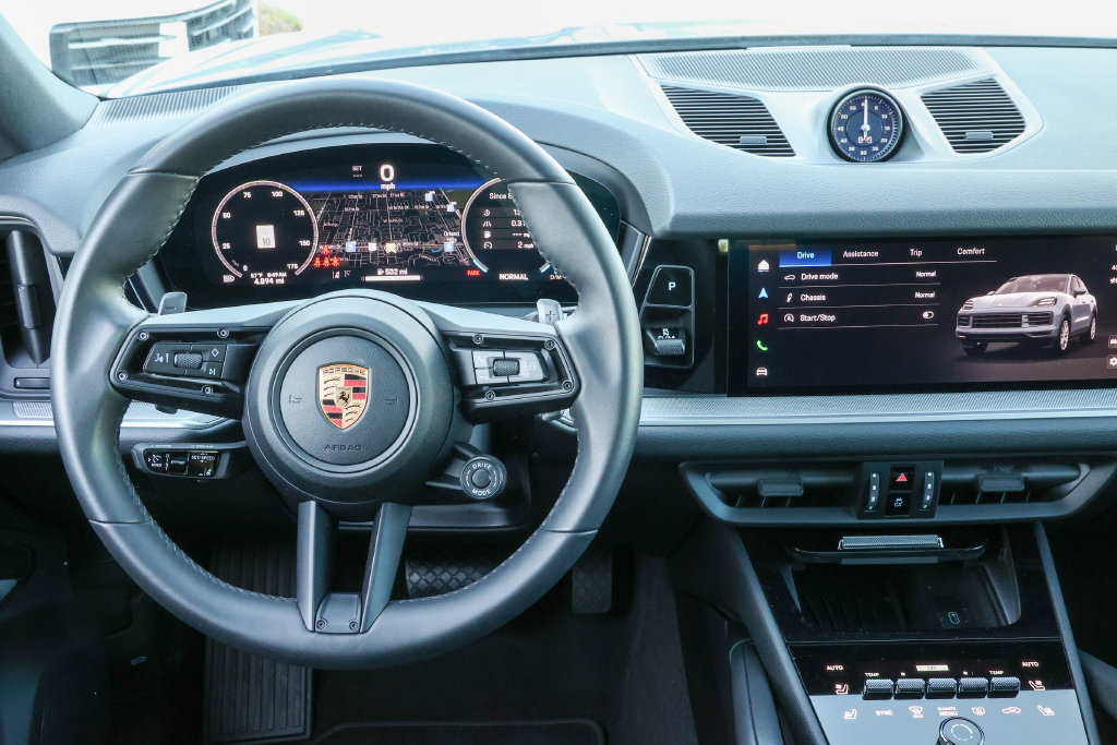 Certified 2026 Porsche Cayenne Coupe AWD/4WD image 37