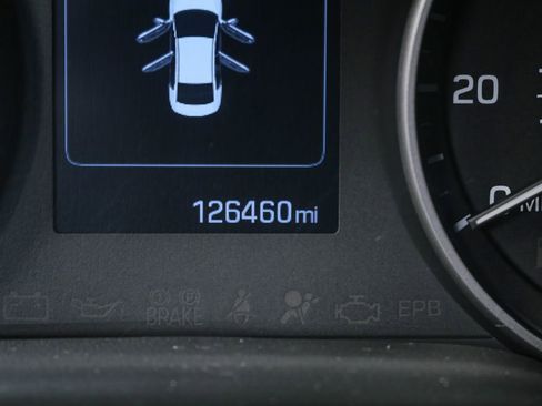 Used 2017 Hyundai Elantra Limited image 13