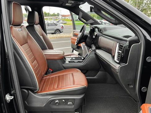 Used 2024 GMC Sierra 3500 Denali Ultimate image 25