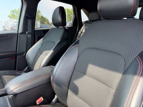 Used 2025 Ford Escape ST-Line FWD image 18
