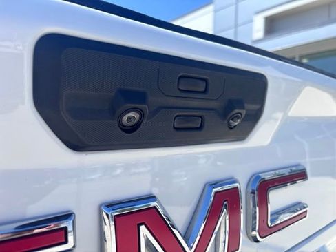 Used 2022 GMC Sierra 2500 AT4 w/ AT4 Preferred Package image 13