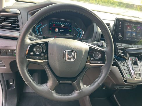 Used 2023 Honda Odyssey Elite image 14