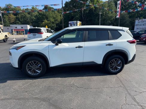 Used 2023 Nissan Rogue S AWD/4WD image 7
