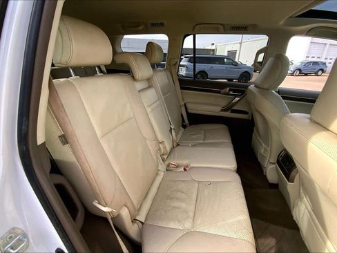 Used 2014 Lexus GX 460 image 19