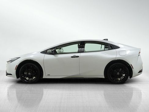 Used 2025 Toyota Prius AWD image 2
