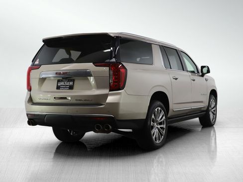 Used 2022 GMC Yukon XL Denali w/ Denali Ultimate Package image 5